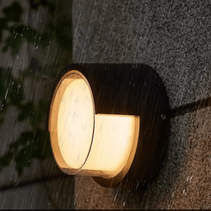 SOLVION – Modern LED Outdoor Wall Light for Clear Visibility and Stylish Accents