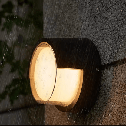 SOLVION – Modern LED Outdoor Wall Light for Clear Visibility and Stylish Accents