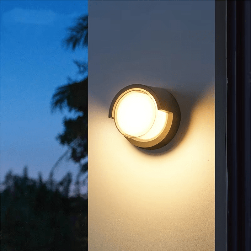 SOLVION – Modern LED Outdoor Wall Light for Clear Visibility and Stylish Accents
