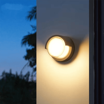 SOLVION – Modern LED Outdoor Wall Light for Clear Visibility and Stylish Accents