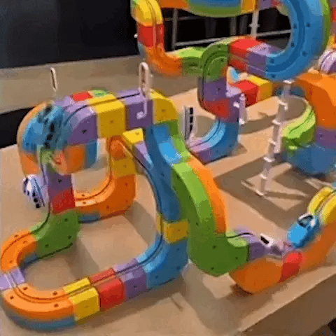 RAILCREATOR – 3D-Eisenbahnbauset für Kinder mit wiederaufladbarer Lokomotive 2