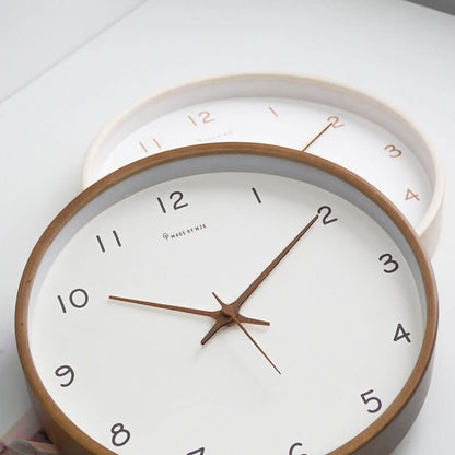 WOODHAVEN – 10 Zoll große, geräuschlose analoge Wanduhr aus Massivholz 2