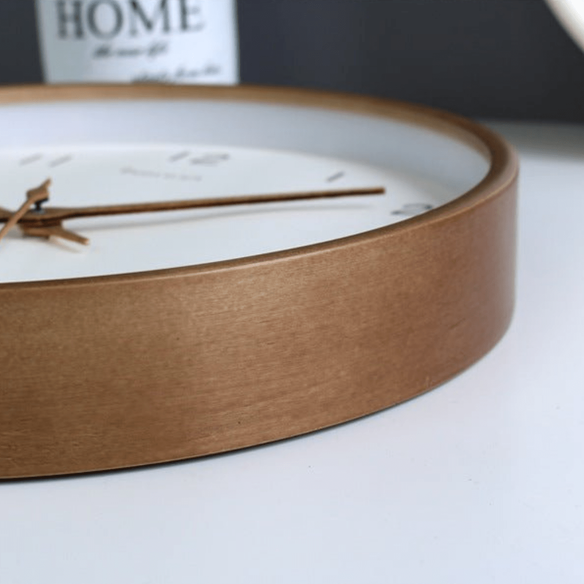 WOODHAVEN – 10 Zoll große, geräuschlose analoge Wanduhr aus Massivholz 7